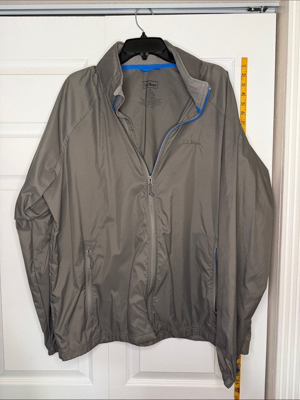 L.L. Bean Men's Gray Windbreaker with Blue Trim